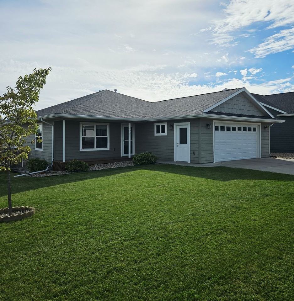 4650 Misty Woods Ln - Photo 2 of 28