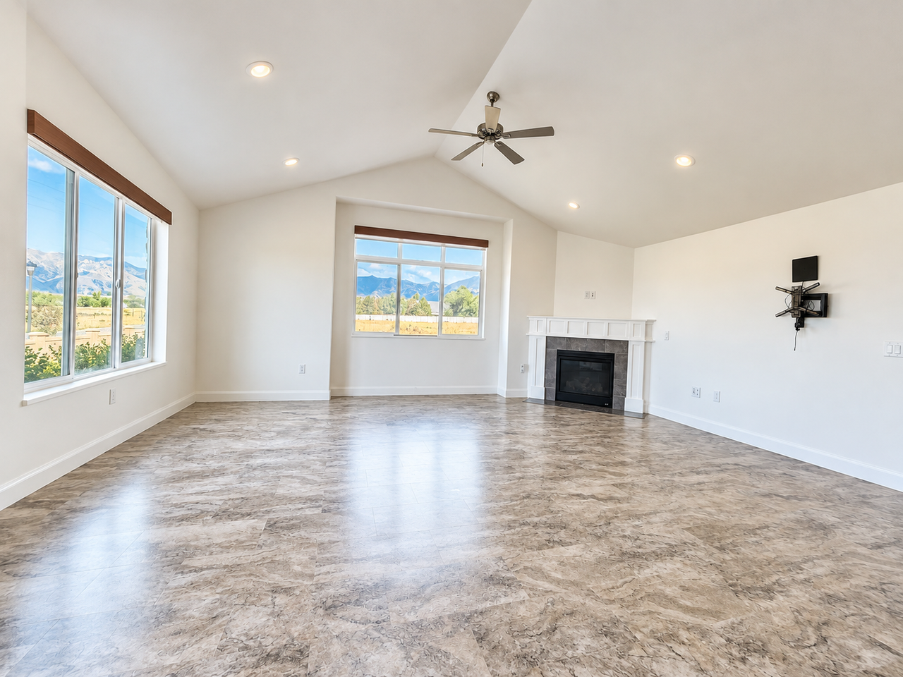 237 E 960 N #D - Photo 3 of 30