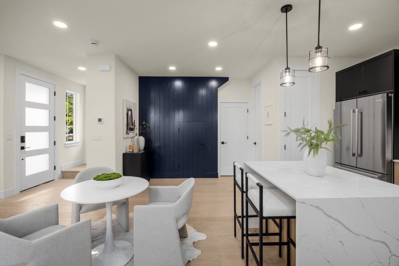 13811 84th Ave Ne - Photo 3 of 26