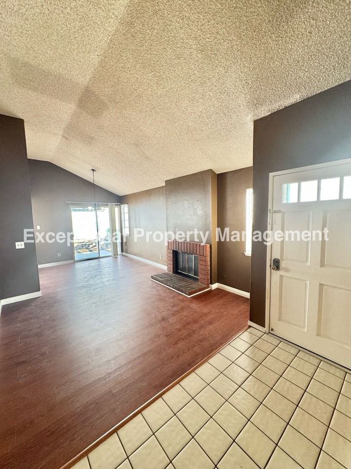 2520 Caribou Pl - Photo 2 of 10