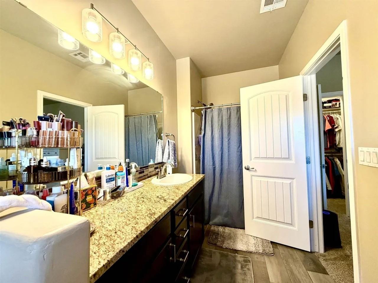 823 Valencia - Photo 5 of 36
