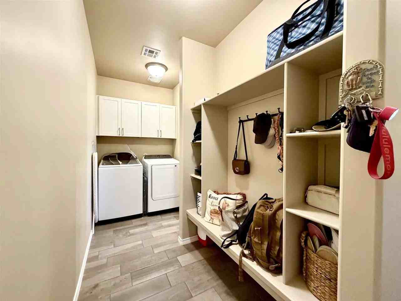 823 Valencia - Photo 7 of 36