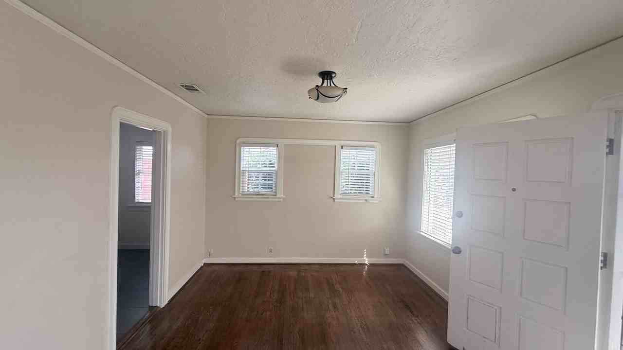 332 Indiana St - Photo 6 of 20