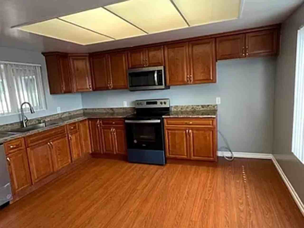 Village Court Apartments - Photo 3 of 20