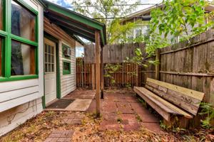 featured image of 421 Park Dr #3