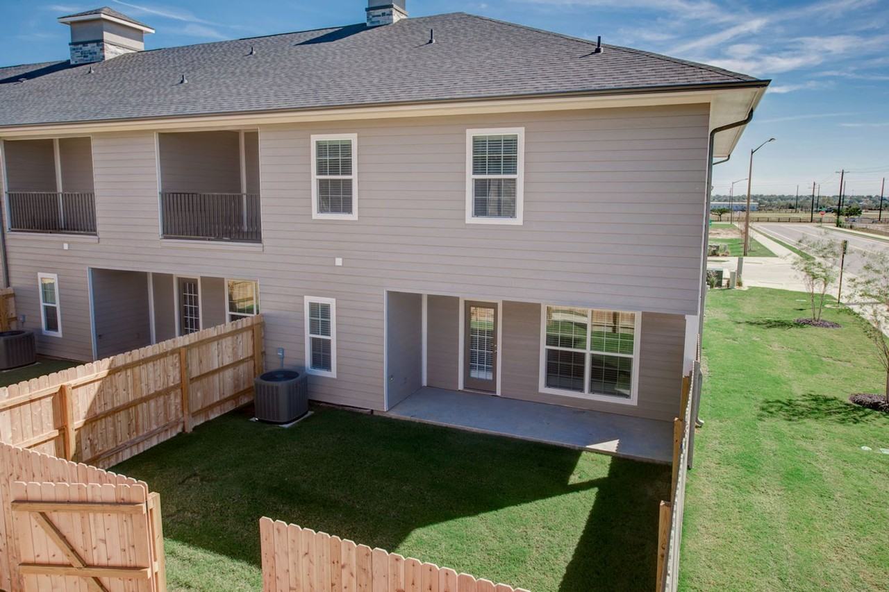 553 Hayes Ln - Photo 7 of 18