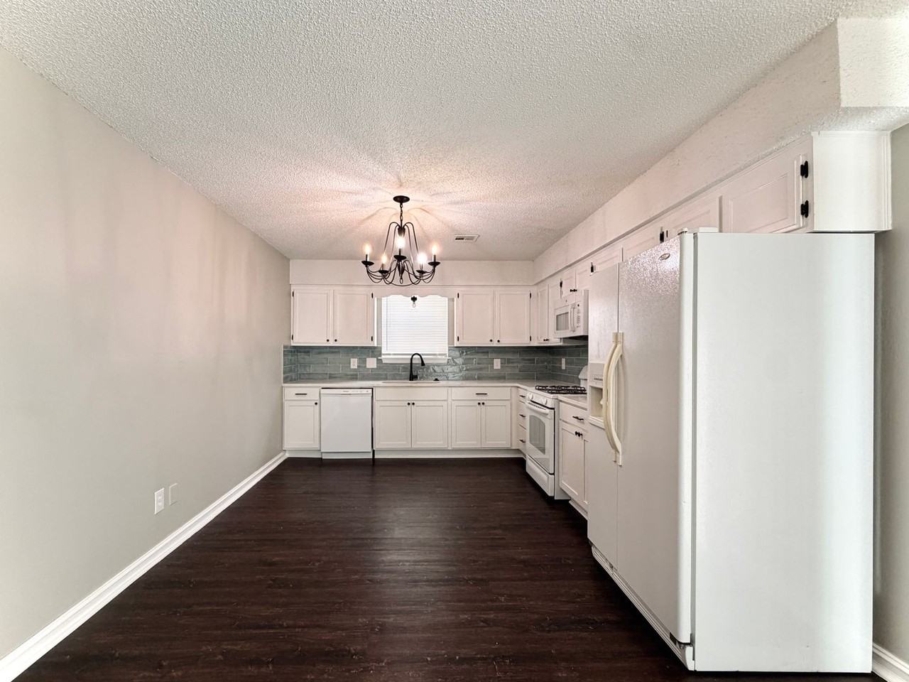 14018 S Hickory Pl - Photo 4 of 23