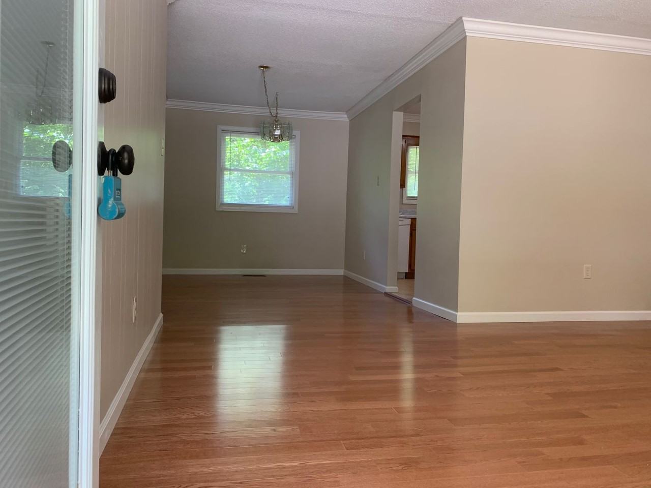 205 Tipton Ln - Photo 2 of 33