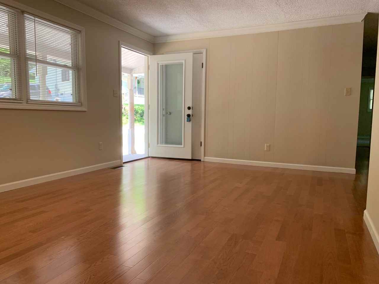 205 Tipton Ln - Photo 4 of 33