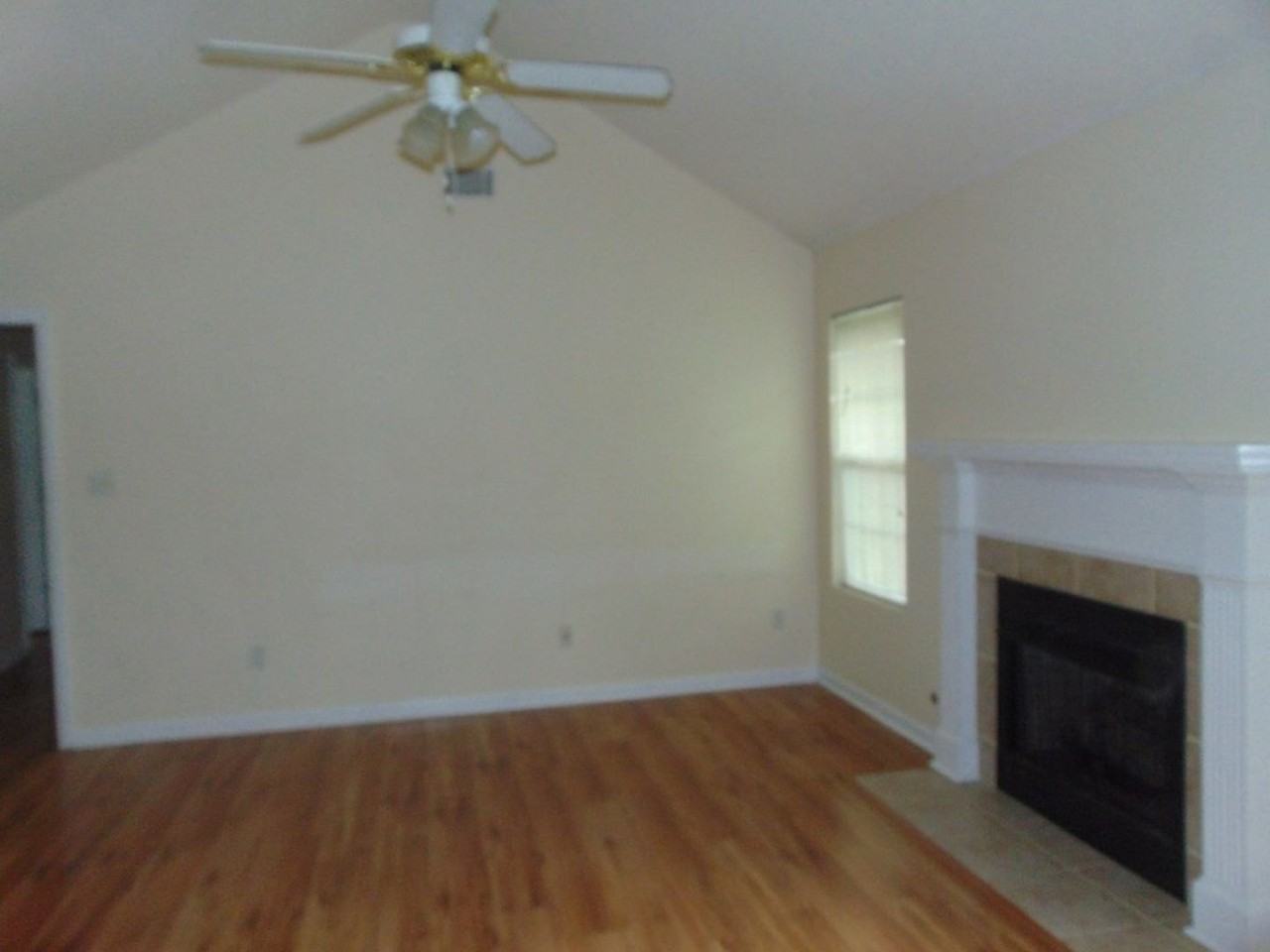 3240 Peninsula Dr - Photo 2 of 7