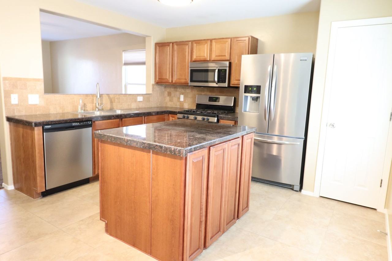 4264 E Babbling Brook Dr - Photo 6 of 32