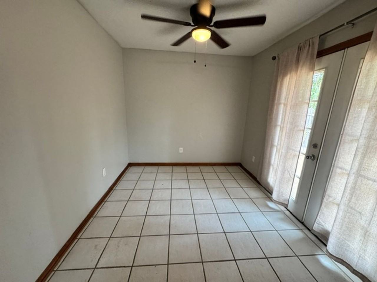 129 Ne 11th St - Photo 6 of 14