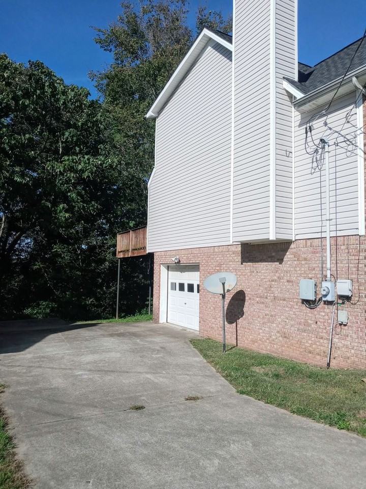 2575 Elkmont Dr - Photo 3 of 14