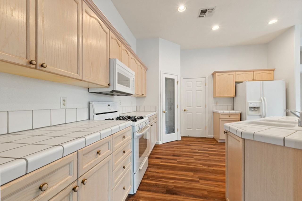 10440 Arbor Way - Photo 7 of 16