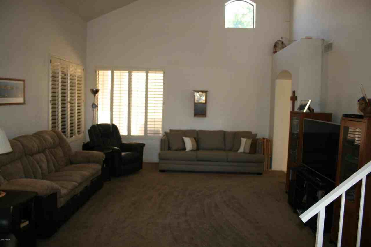 2010 W Tracy Ln - Photo 4 of 42