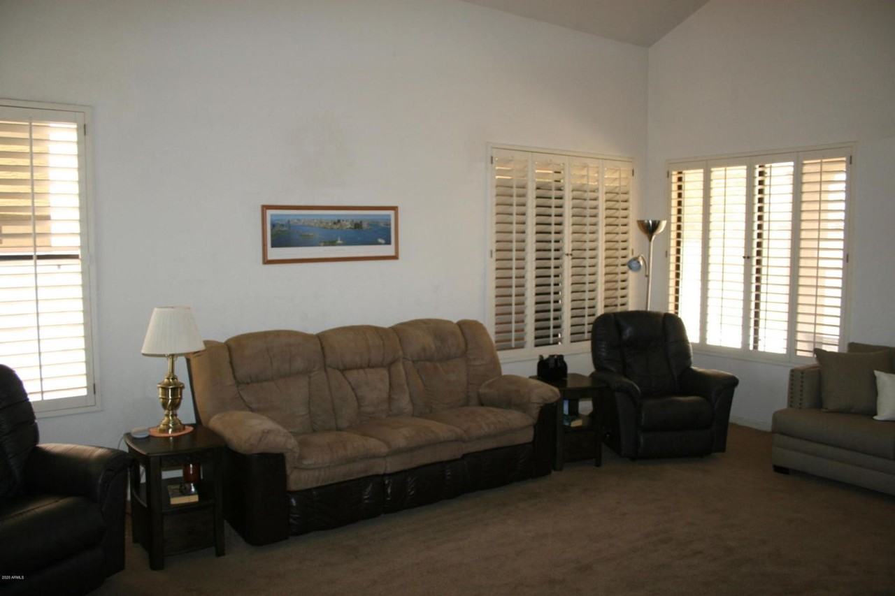 2010 W Tracy Ln - Photo 5 of 42