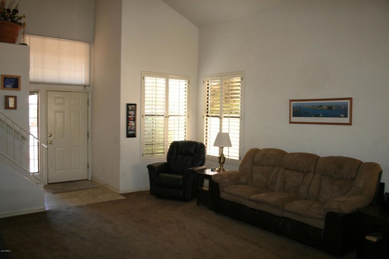 2010 W Tracy Ln - Photo 6 of 42