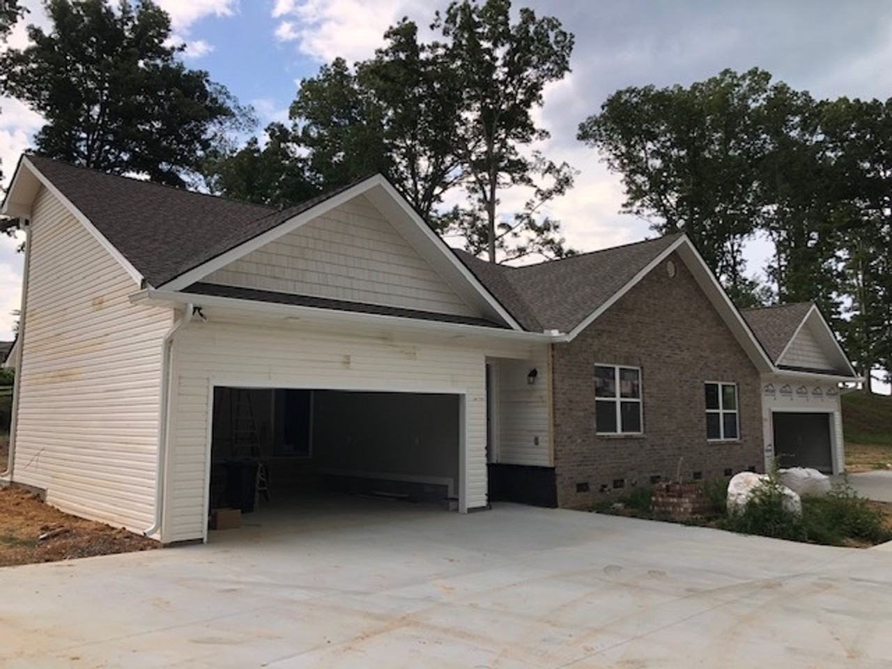 14273 Virtue Rd - Photo 2 of 22