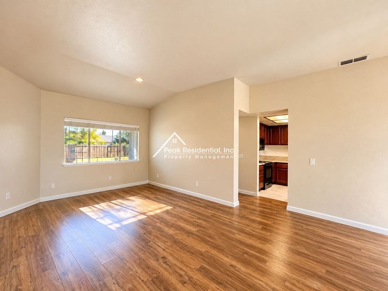 8561 Vintage Park Dr - Photo 3 of 22
