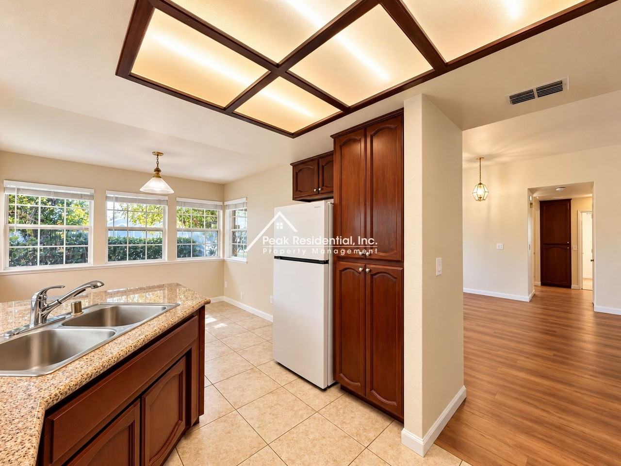 8561 Vintage Park Dr - Photo 4 of 22
