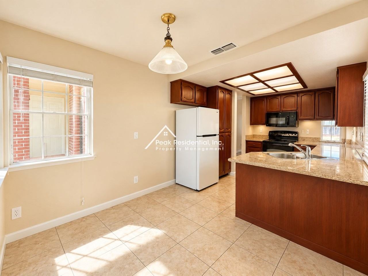 8561 Vintage Park Dr - Photo 6 of 22