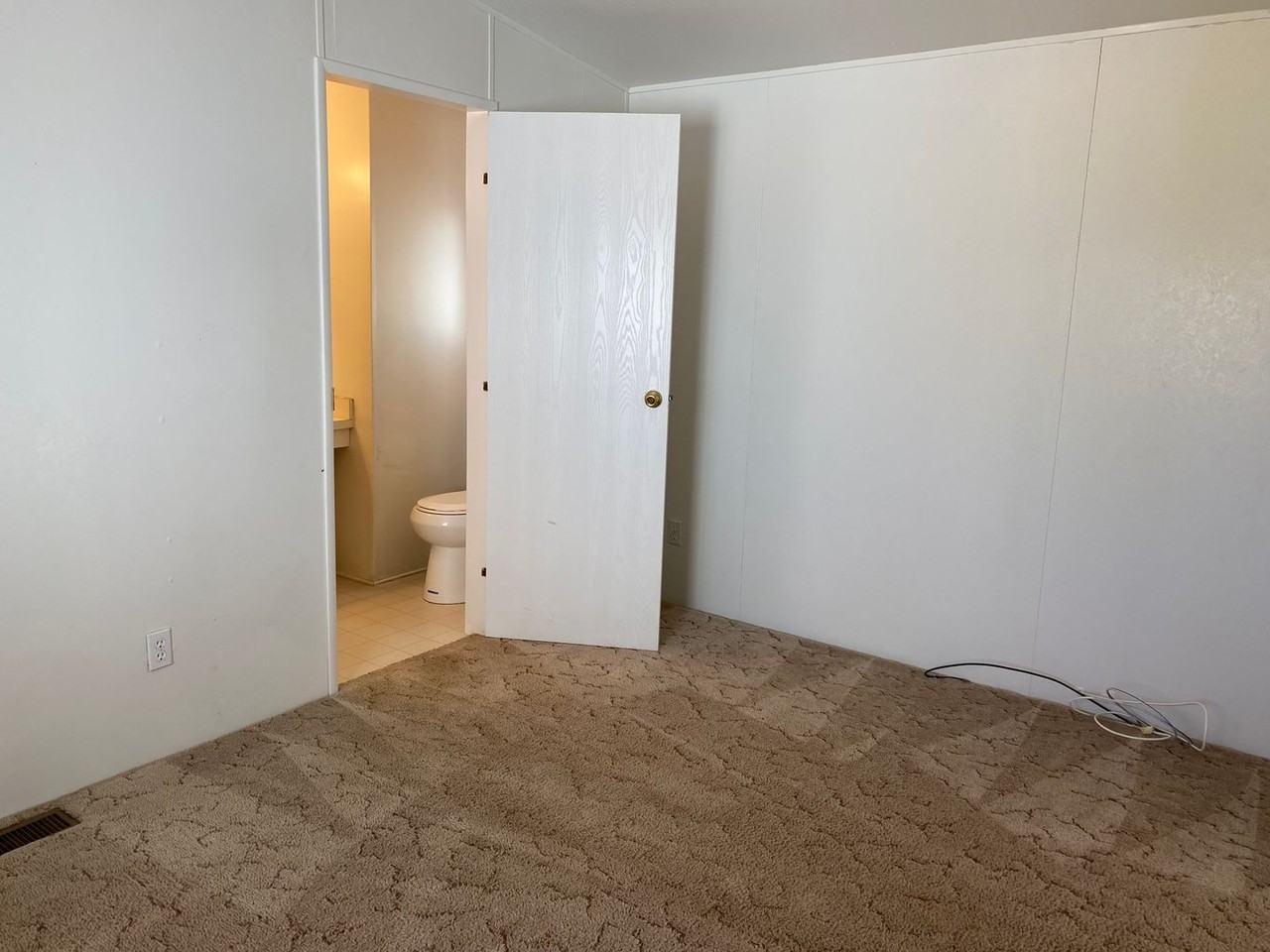 12090 Nantes Ave - Photo 5 of 12