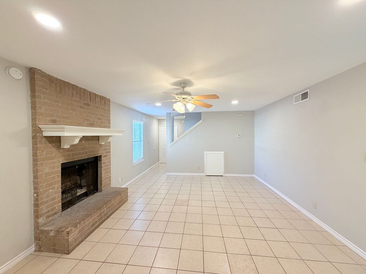 8806 Cainwood Ln - Photo 5 of 37