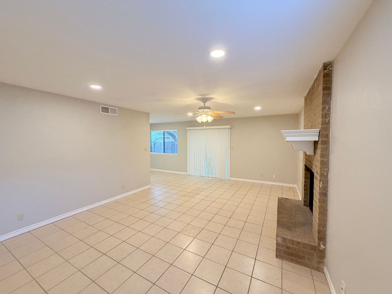 8806 Cainwood Ln - Photo 7 of 37