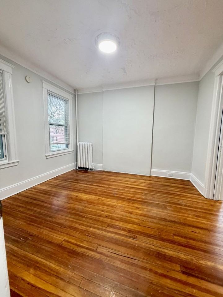 251 S 5th Ave - Photo 2 of 8
