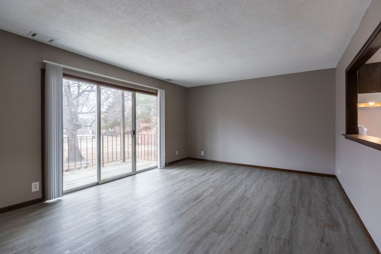Oak Ridge Apartments in Millard - Photo 2 of 8