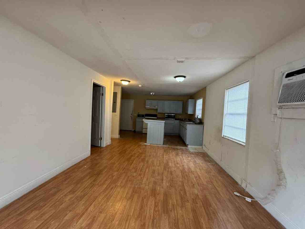 140 E 12th St - Photo 6 of 23