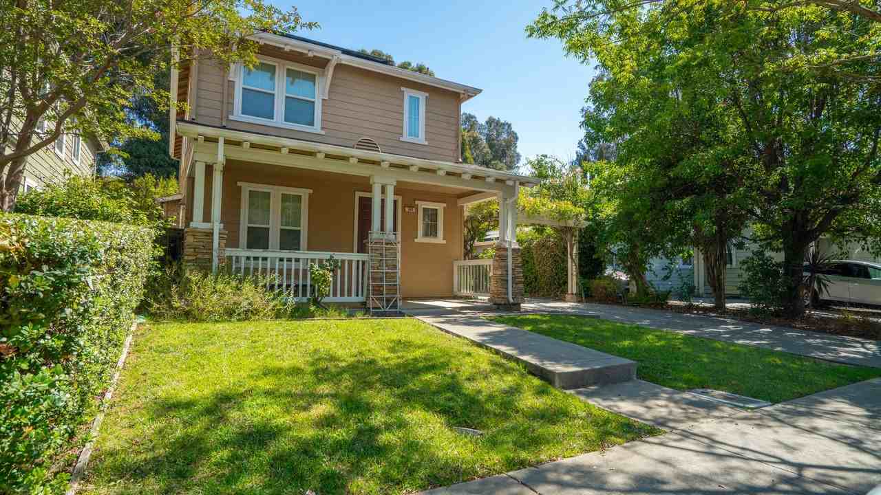 740 Harbor Park Dr - Photo 2 of 16