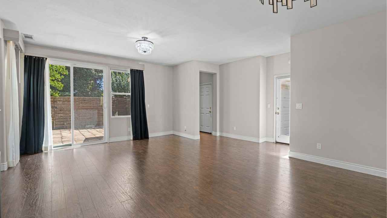 740 Harbor Park Dr - Photo 5 of 16