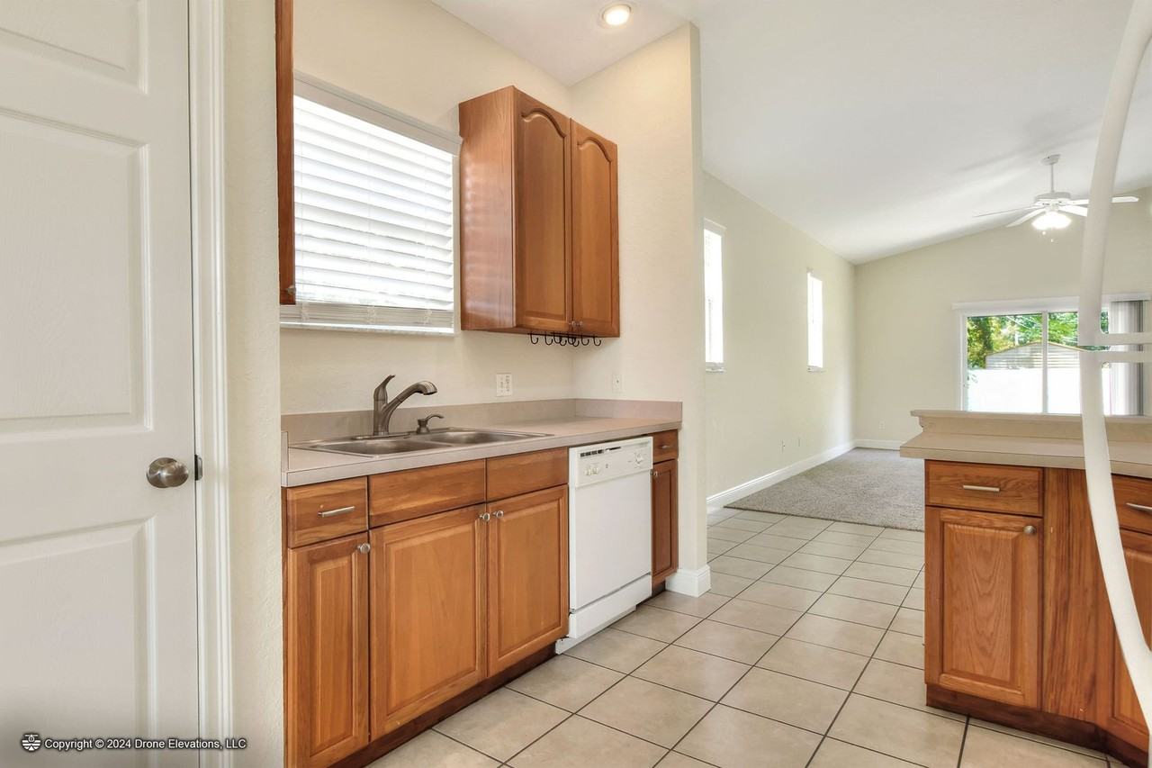 2213 W Central Ave - Photo 7 of 43