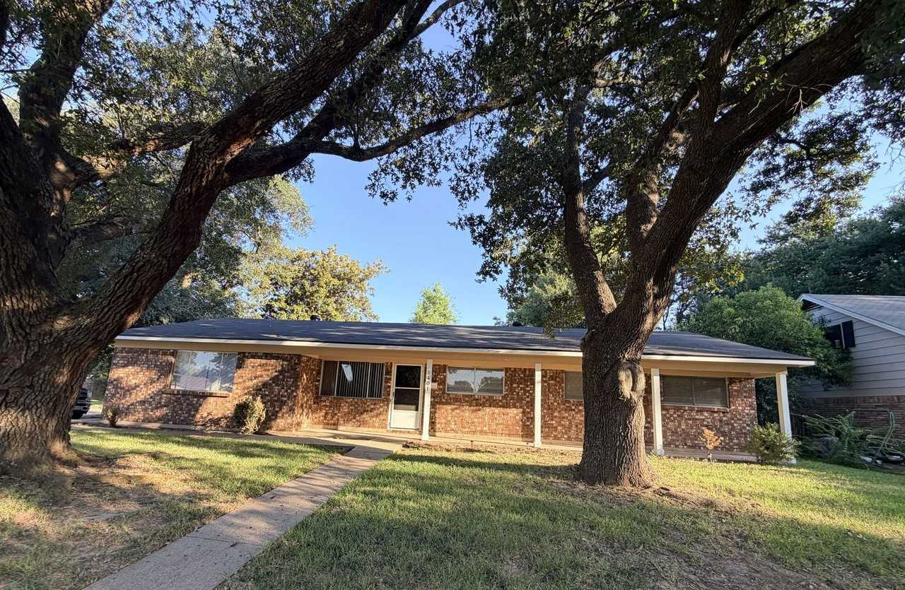 1401 Bellaire Blvd - Photo 2 of 13