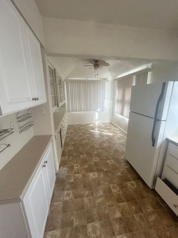 1724 N Douty St - Photo 7 of 12