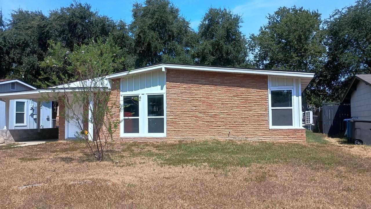 543 Congress Ave - Photo 2 of 30