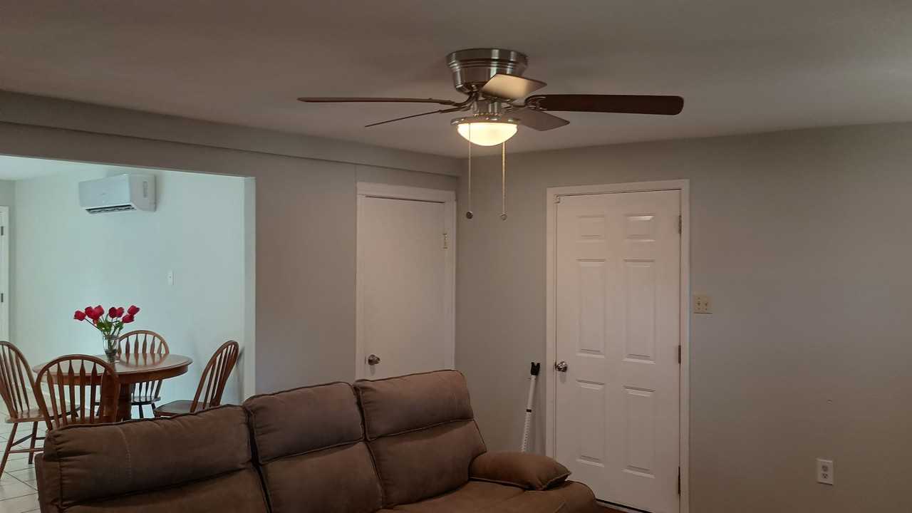 543 Congress Ave - Photo 3 of 30