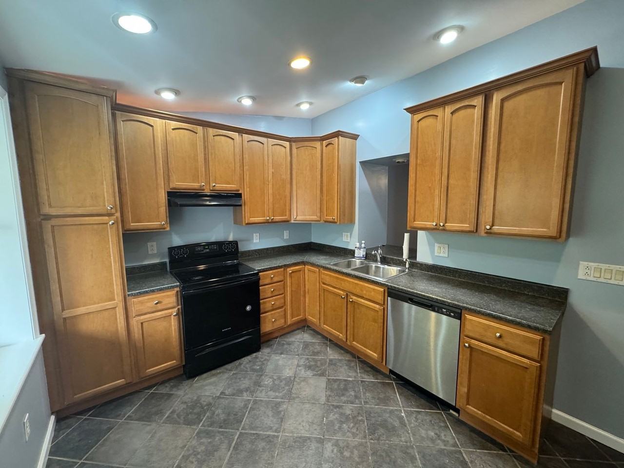 173 Markle St - Photo 2 of 18
