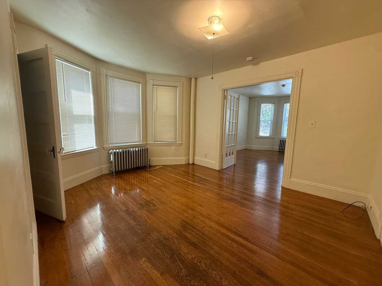 537 Mount Auburn St - Photo 6 of 13