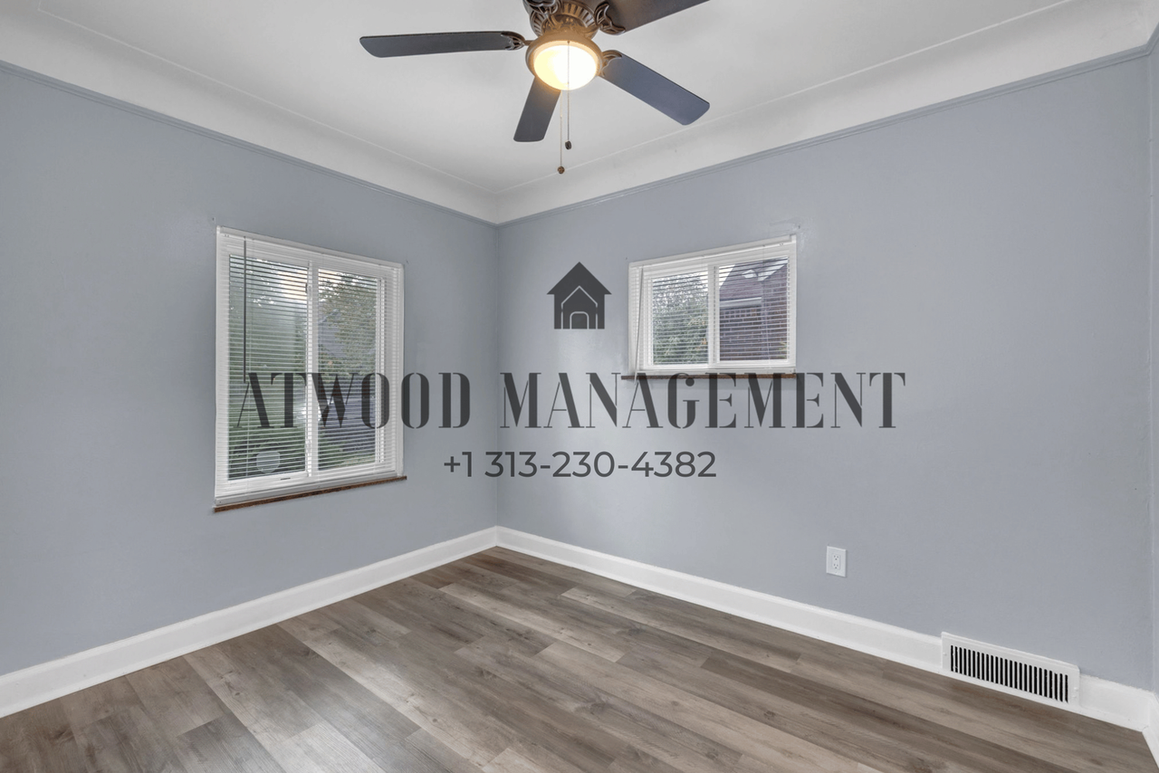 9755 Somerset Ave - Photo 6 of 18