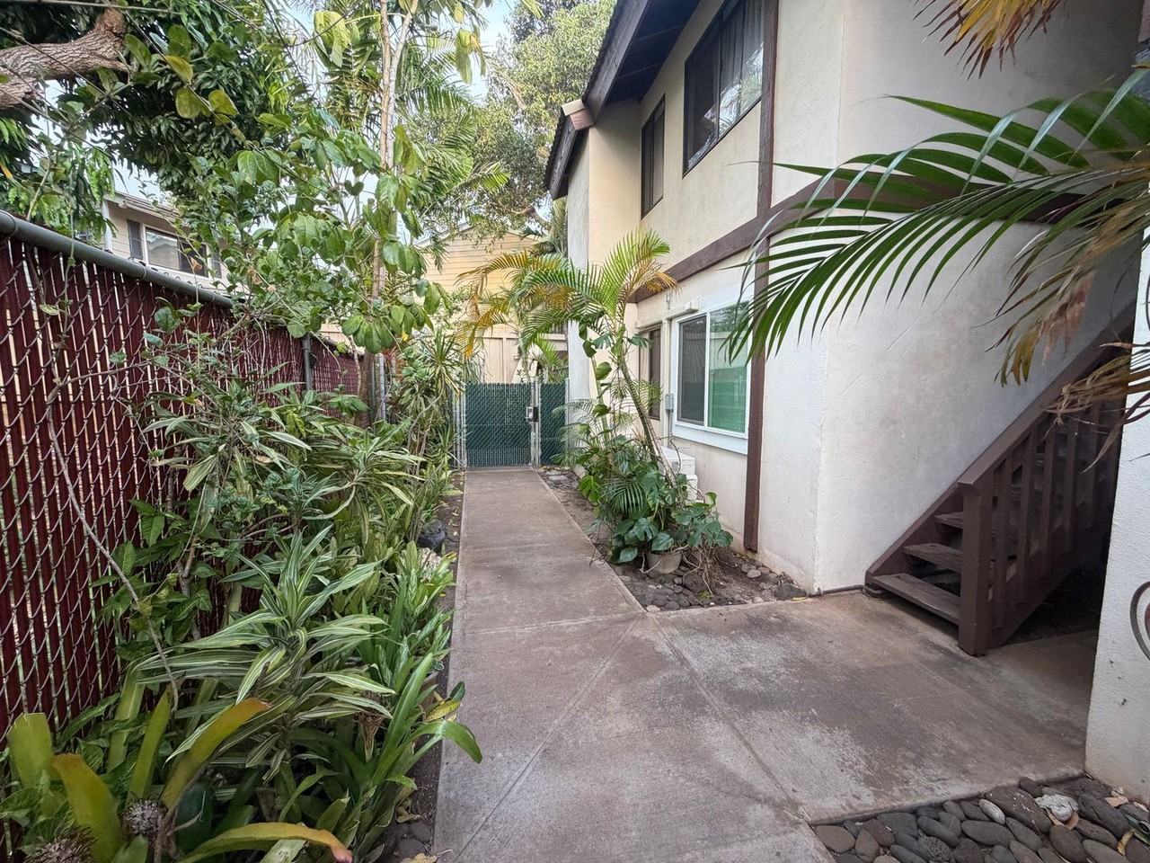 2065 Kanoe St - Photo 2 of 14