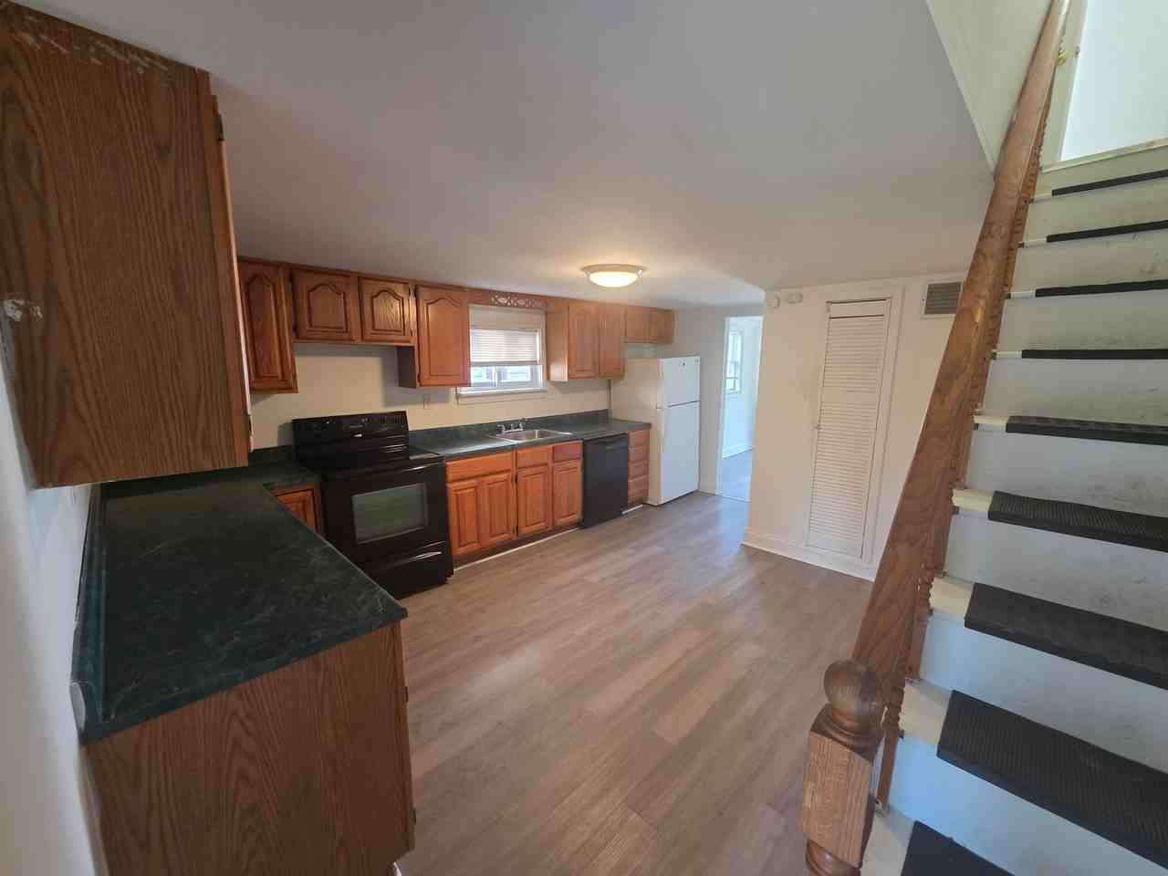 47 Oakwood Ave - Photo 2 of 23