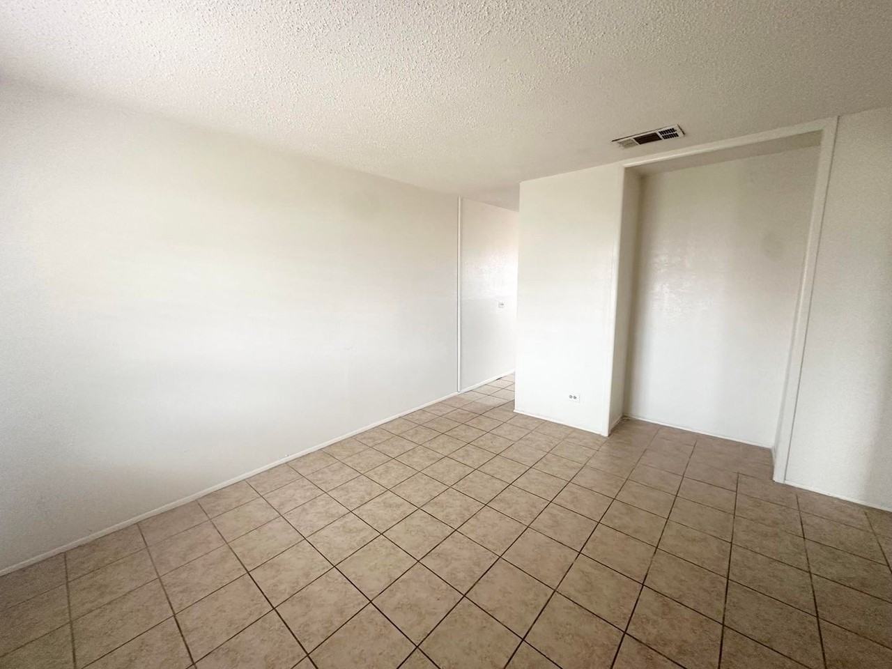 3221 Storey Ave - Photo 2 of 9