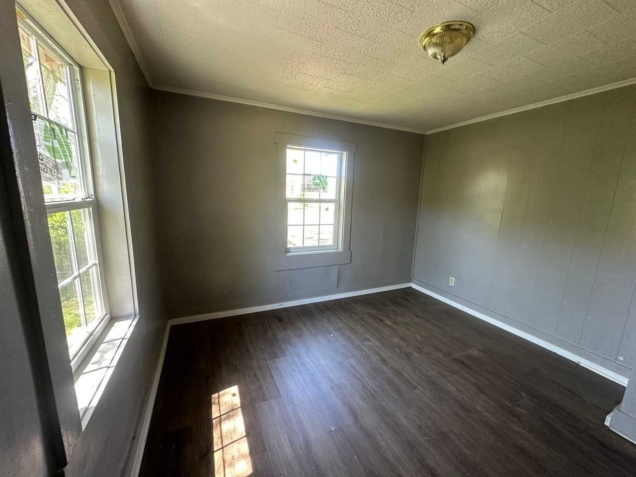 832 I St Nw - Photo 4 of 6