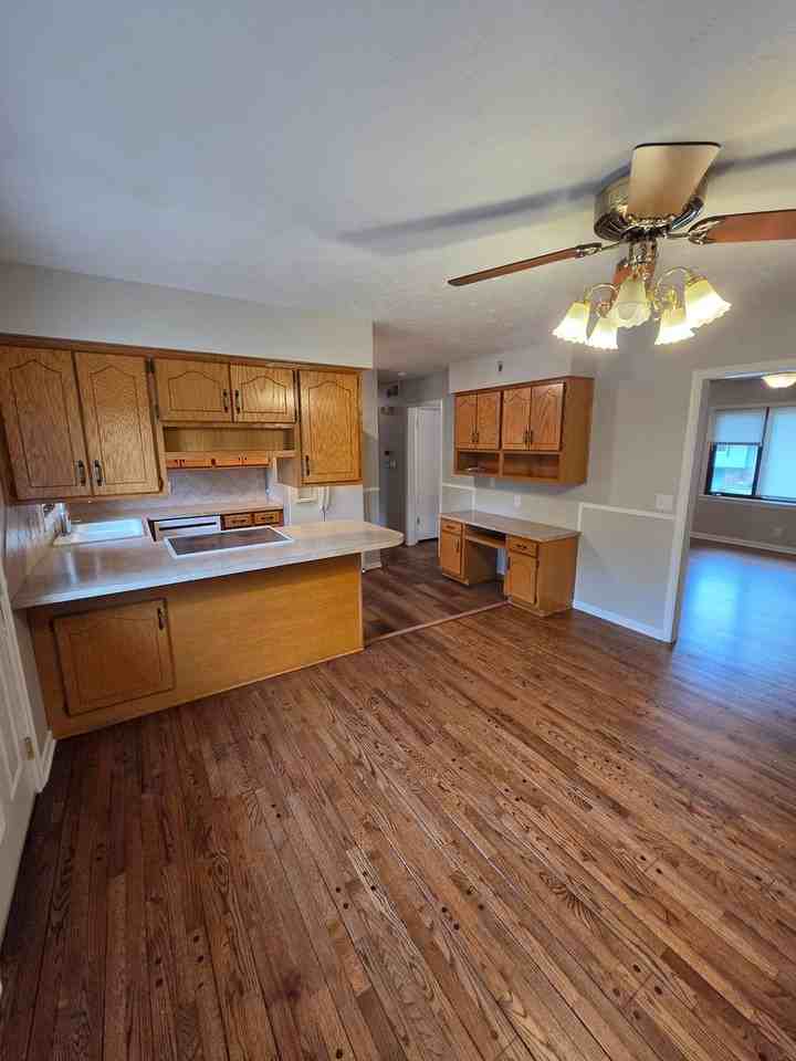 4021 N 95th St - Photo 5 of 19