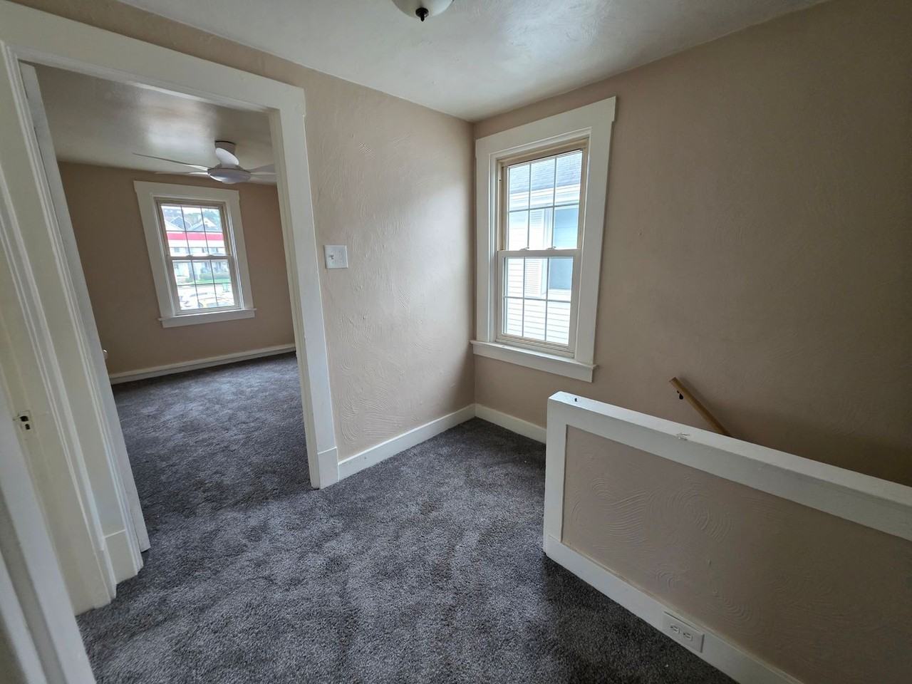 420 Albert St - Photo 6 of 17