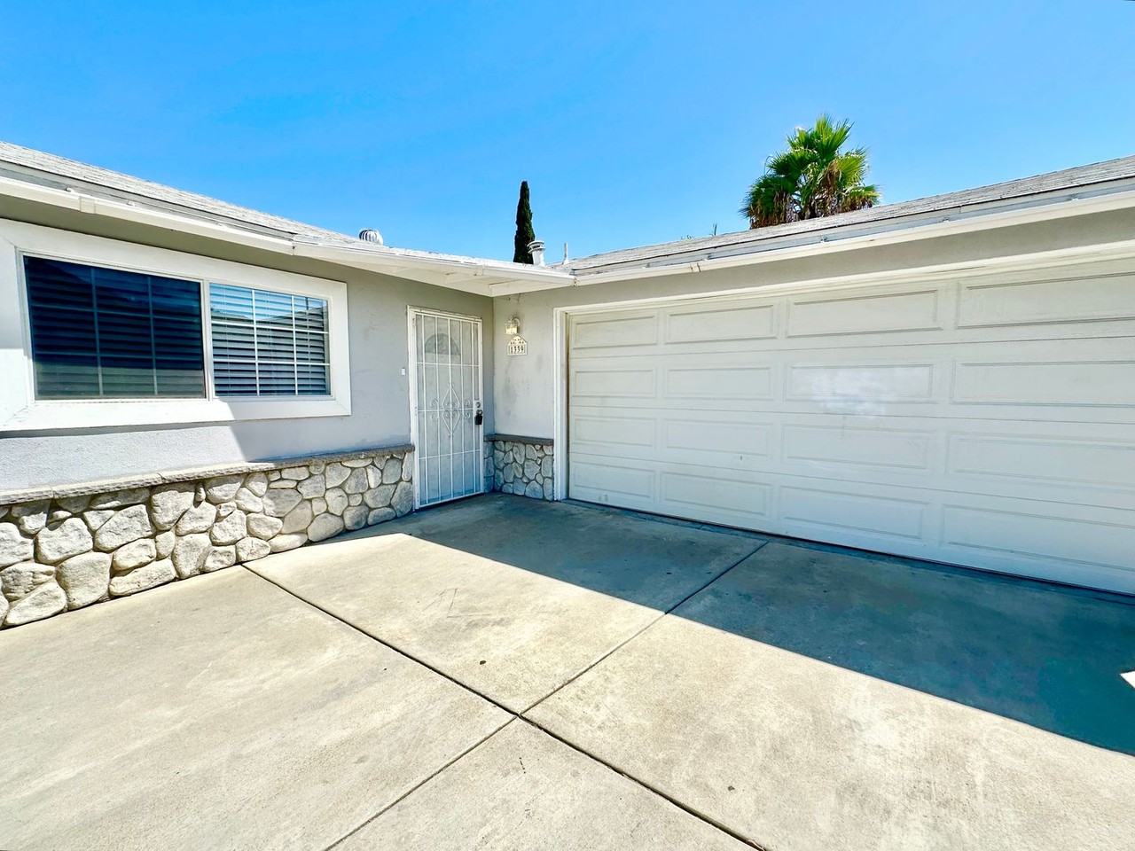 1339 Wilson Pl - Photo 3 of 43