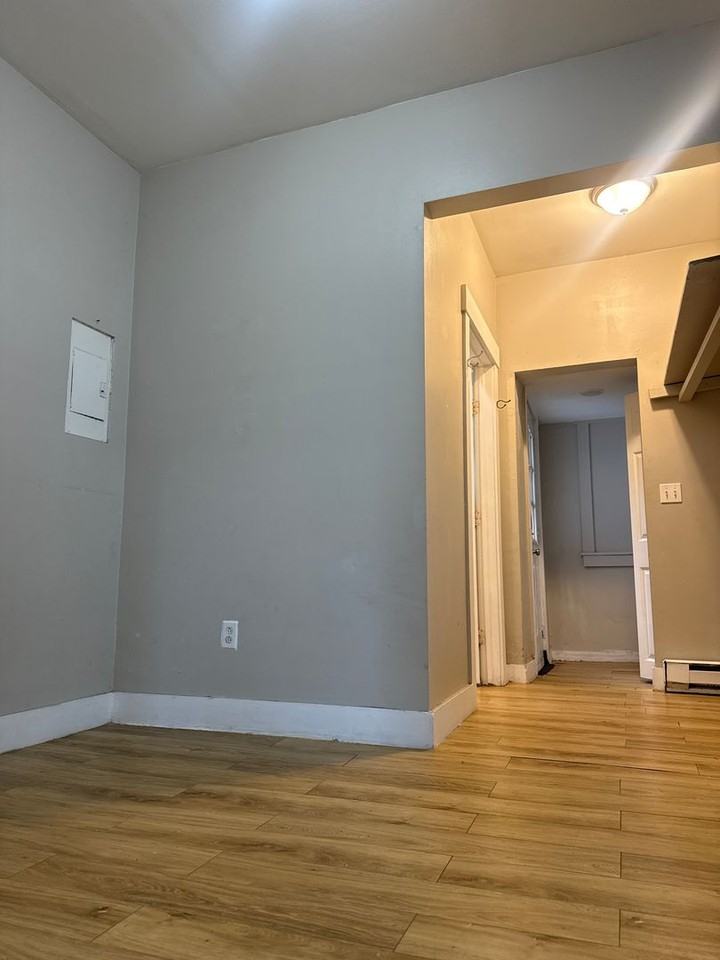 55 Blackhall St - Photo 4 of 8
