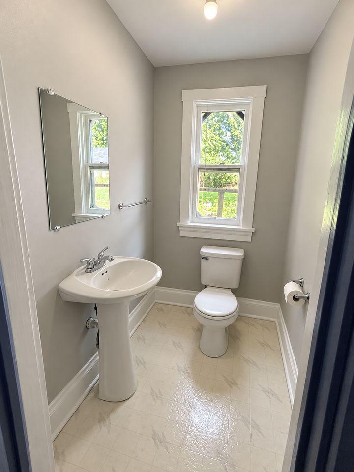 320 N Dodge St - Photo 2 of 14